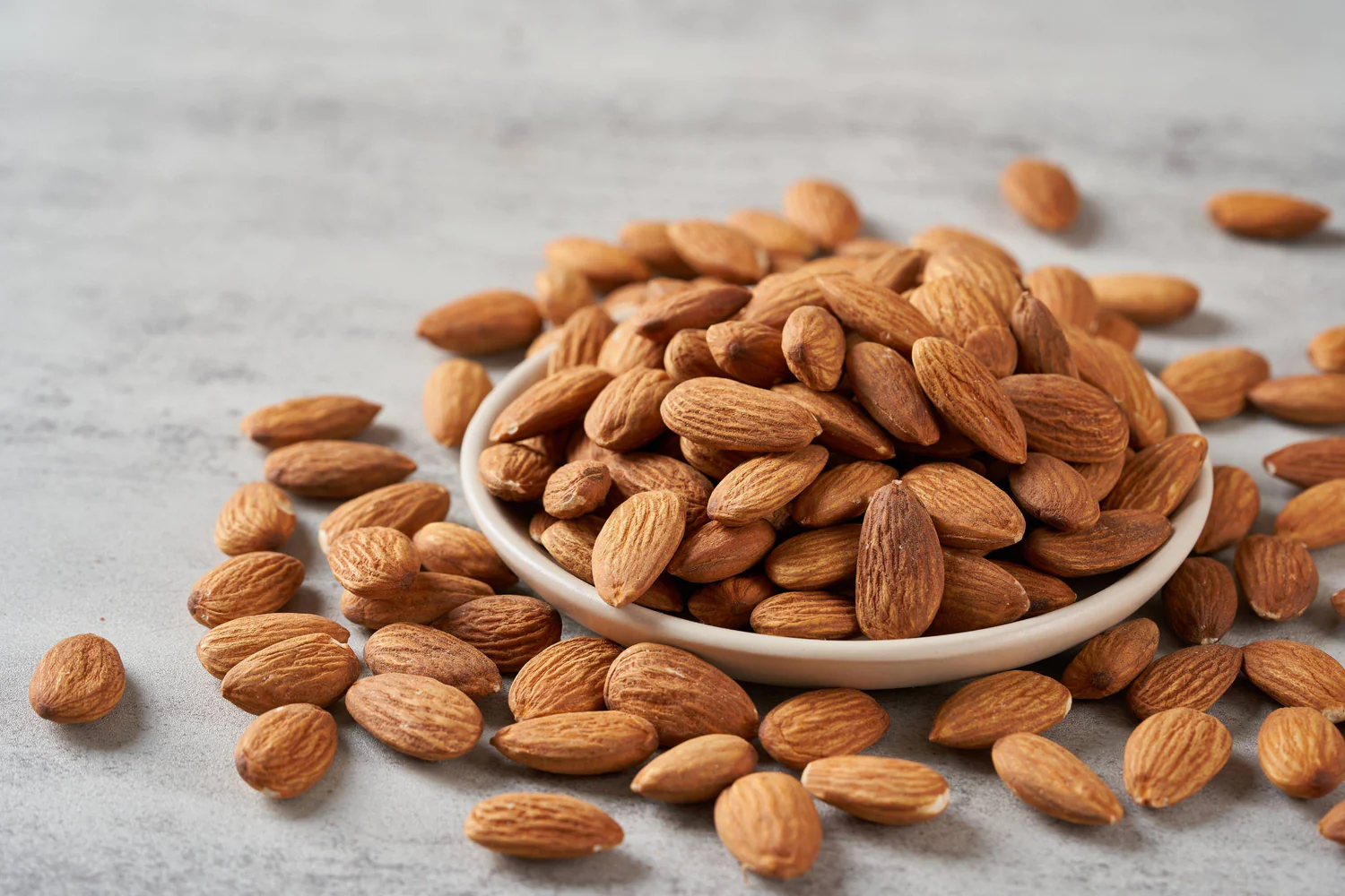 Almonds: Daily Consumption Benefits & Limits
